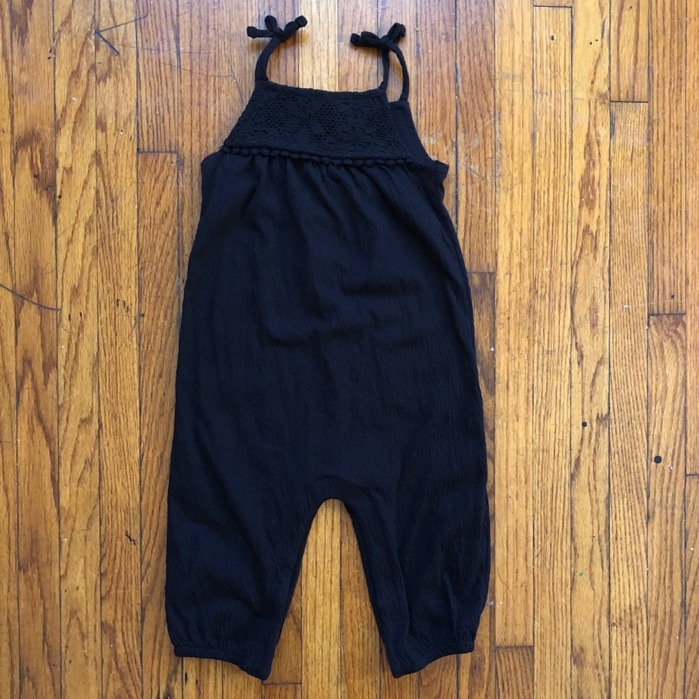 Old Navy Black Romper 12-18 Months